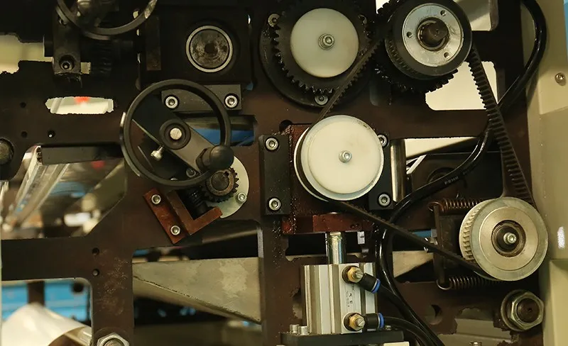 اشتہارات کے لیے فلڈ یووی کوٹنگ مشین