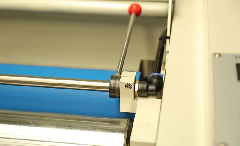 بیرونی UV کوٹنگ مشین