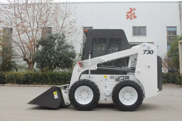 سکڈ سٹیئر لوڈر 730