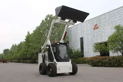 آل وہیل اسٹیئر لوڈر